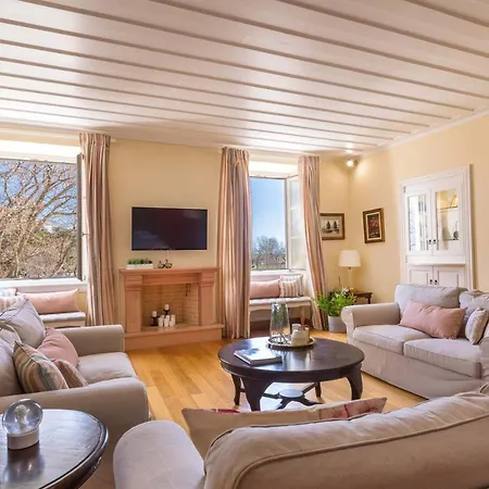 Liston Luxury With Fortress View *